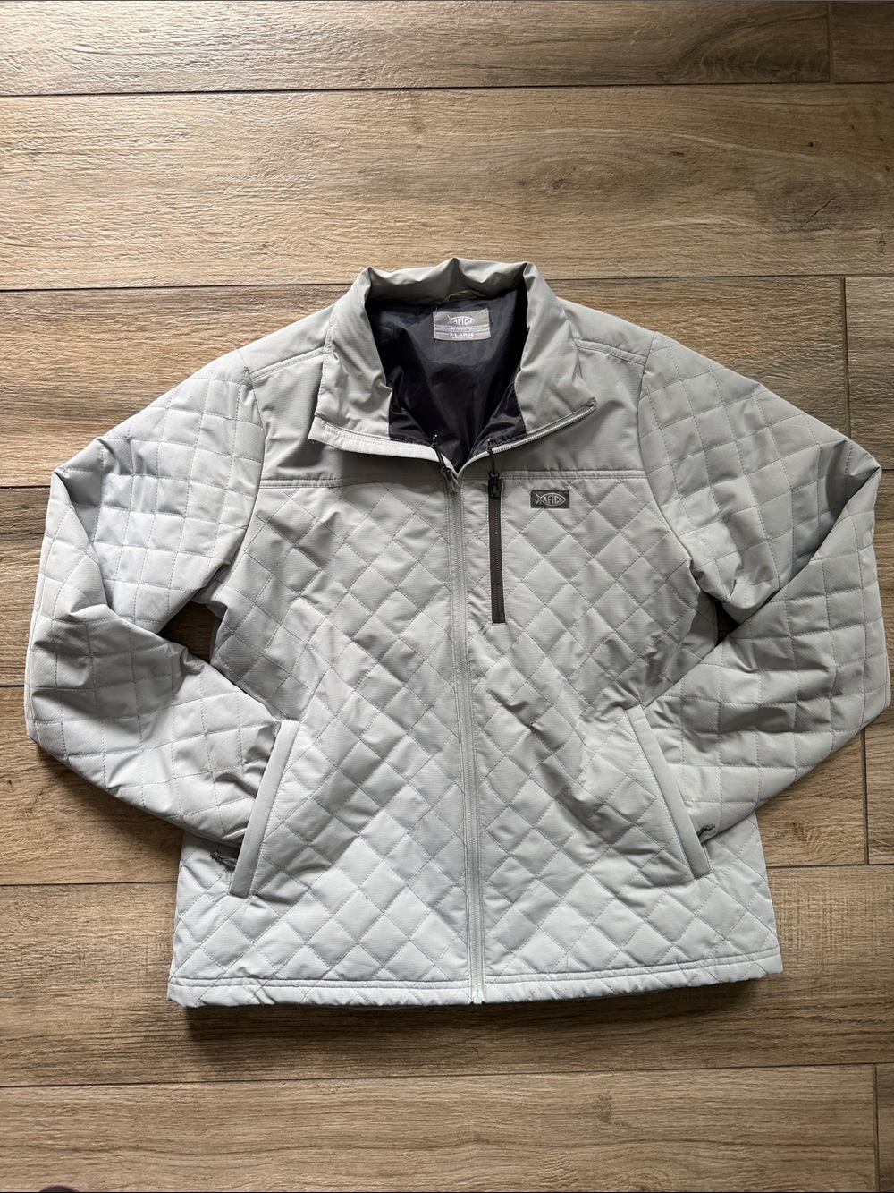 AFTCO  Light Gray Quilted Lightweight Jacket Woman’s Size XL EUC Wore 3 times